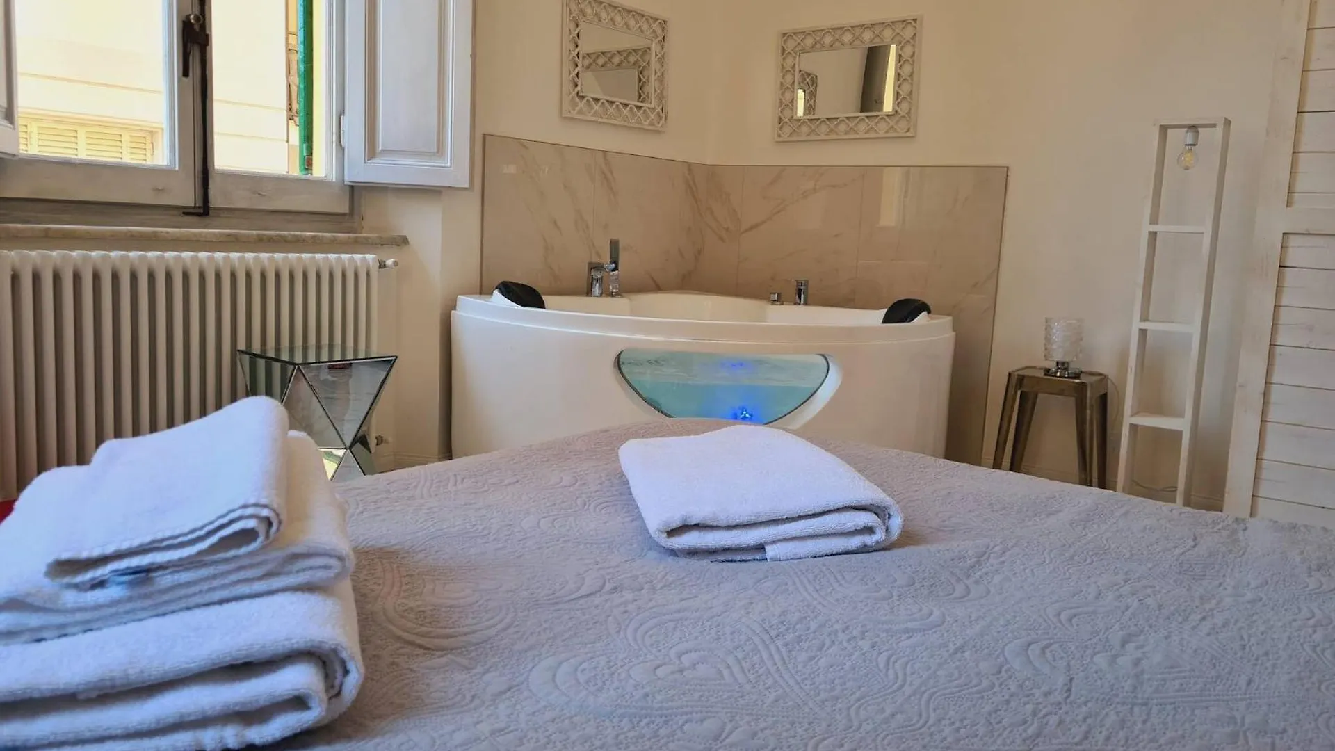 Allegra Viareggio Suite With Jacuzzi 0*,